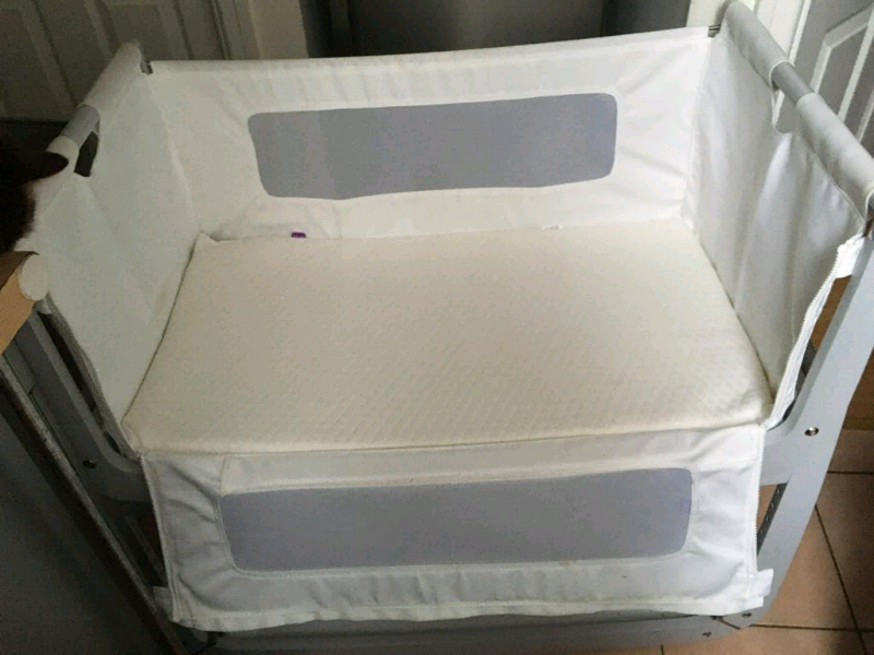 snuz next to me crib